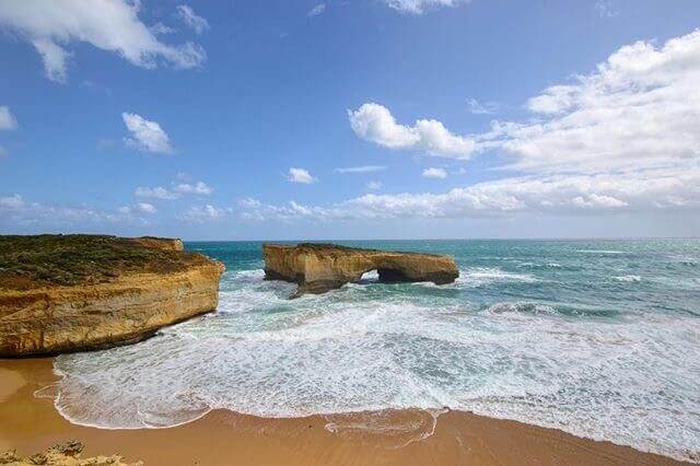 The London Bridge along the Great Ocean Road