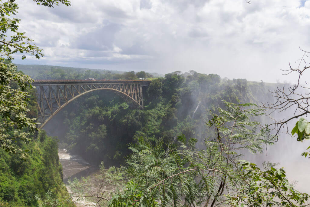 The famous Victoria Bridge with the bungee jump